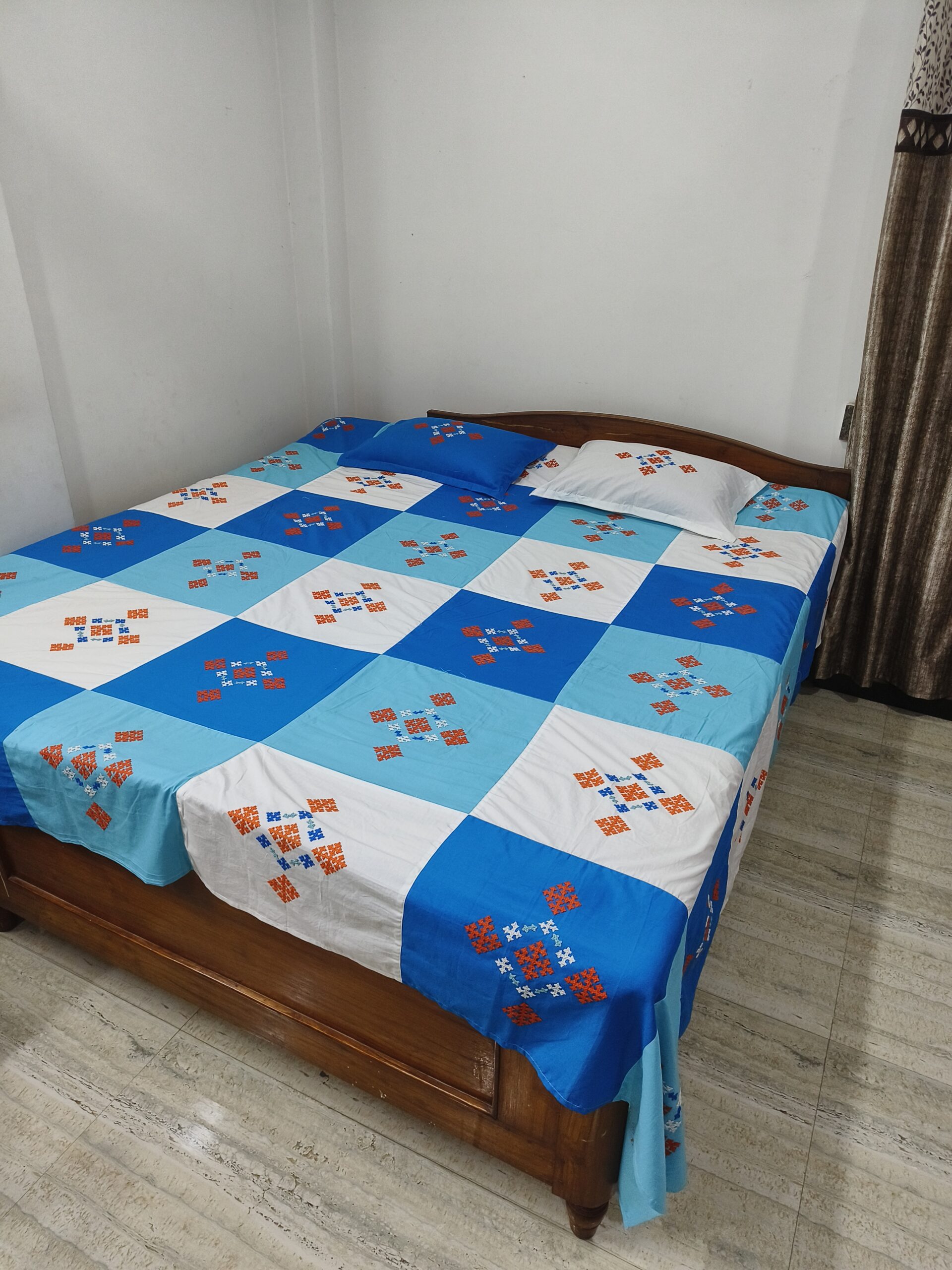 Hand embroided pure cotton gujrati work queen size bedsheet with 2pillow cover