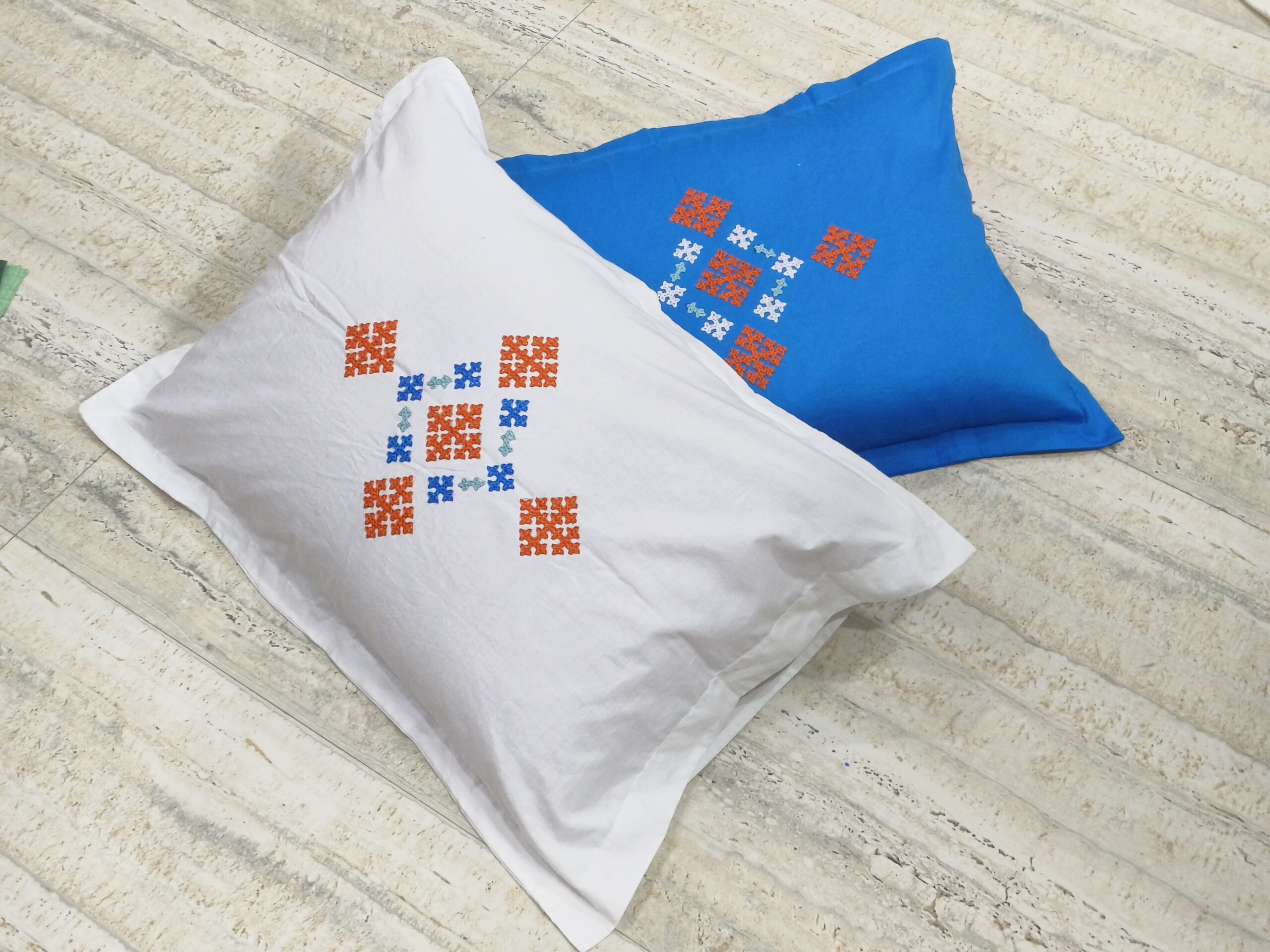 Hand embroided pure cotton gujrati work queen size bedsheet with 2pillow cover