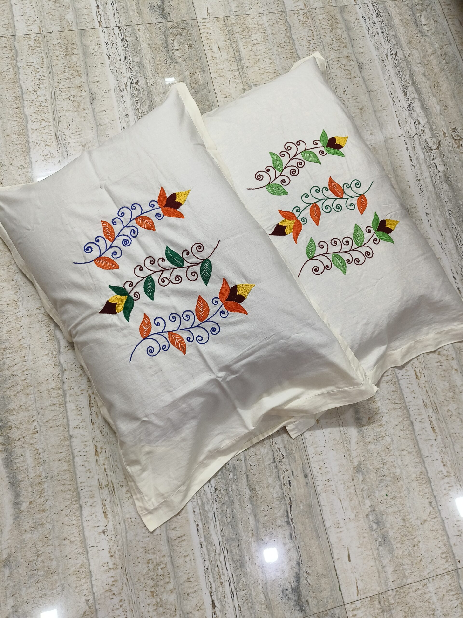 Embroided pure cotton multicolor queen size bedsheet with 2pillow cover